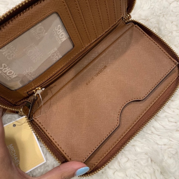 NWT MK Wallet - Picture 2 of 3